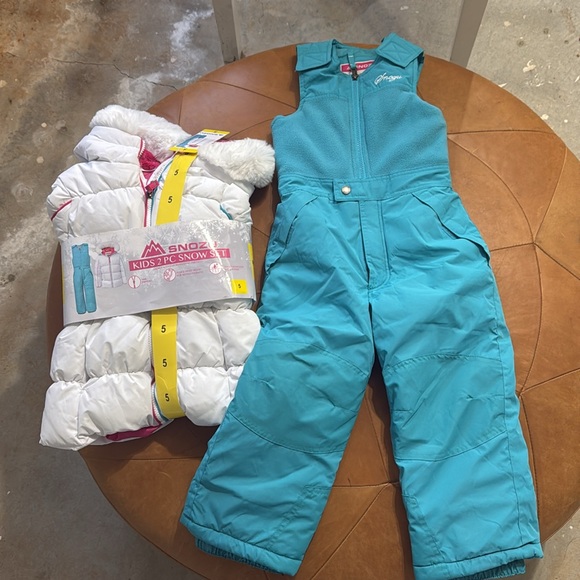 Girls 2pc Snozu winter coat and snow pants size 5 - Picture 2 of 3